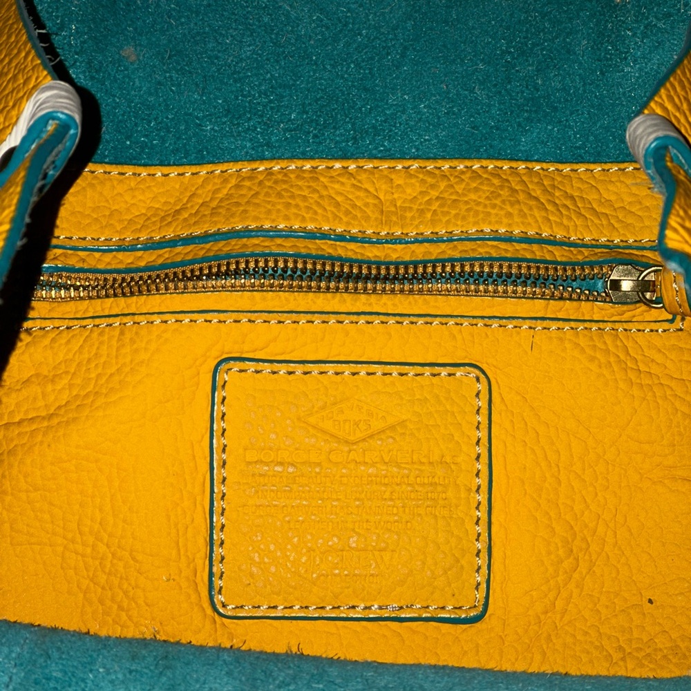 Small leather tote. - Picture 9 of 10